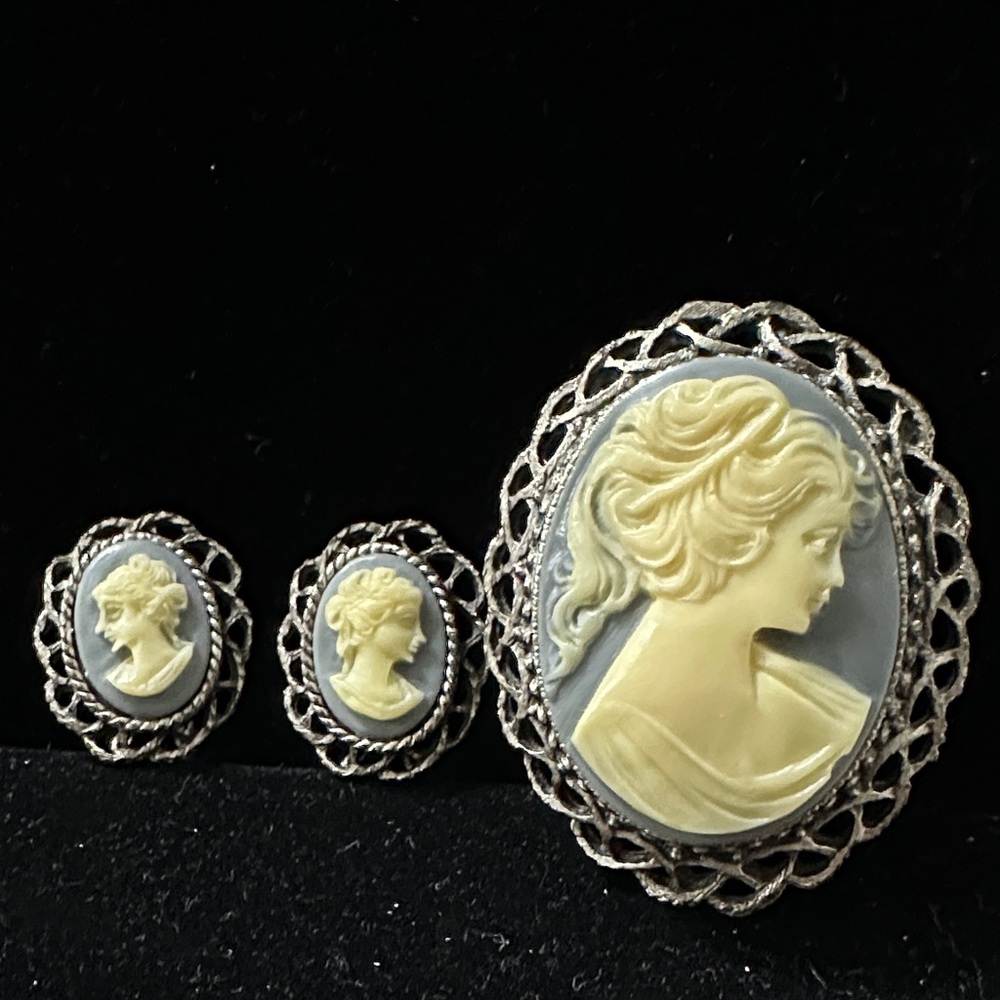 188- Cameo Set Elegant Silver and Cream Brooch Set clip Earrings. Beautiful set.